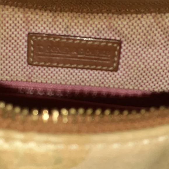 Vintage Mini Dooney and Bourke Purse Tan/Brown 8x10 - Picture 7 of 10